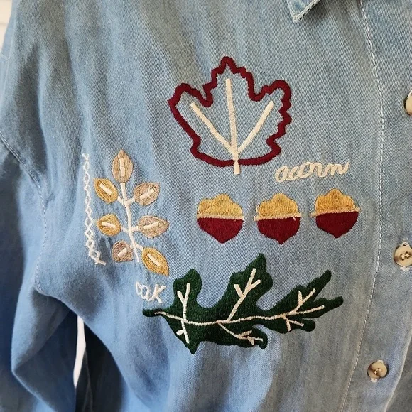 Maggie & Max Vintage Denim Fall Embroidered Button Down Size Medium - Picture 4 of 10